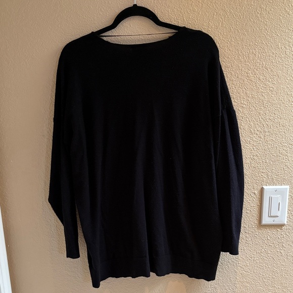 ⭐️LAST CHANCE⭐️ Torrid Black V-Neck Sweater - Picture 6 of 7